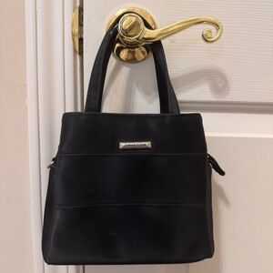 black shoulder bag